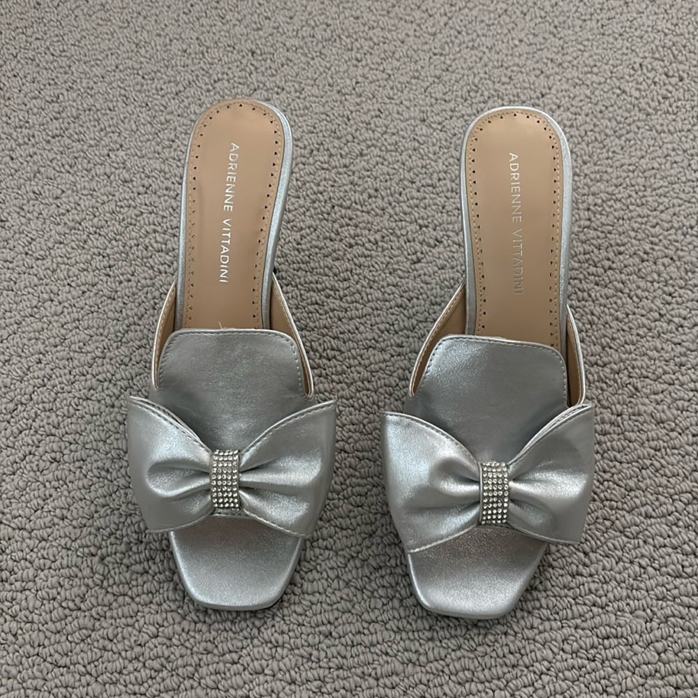 Adrienne Vittadini heels w/rhinestones on the bow